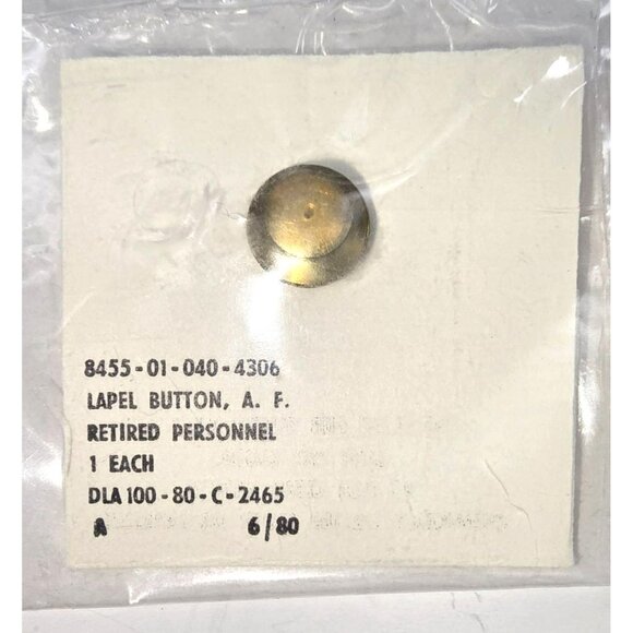 United States Air Force Retired Personnel Lapel Buttons Set of 2 li616 - Picture 4 of 5